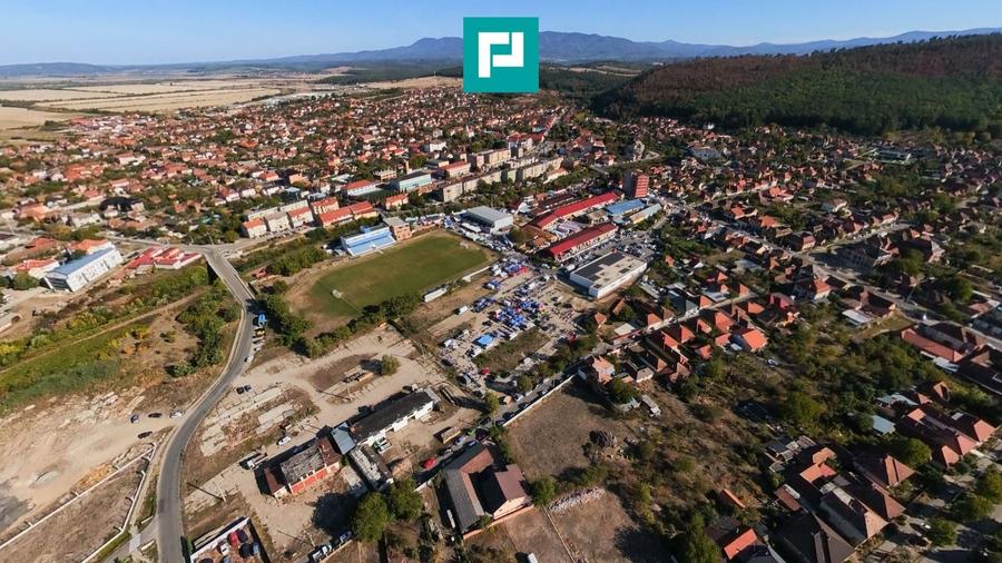 Teren Construcții intravilan de 9871 mp, în Central