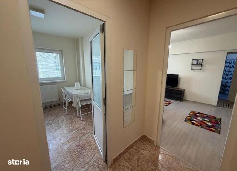 Apartament cu 2 camere semidecomandat, mobilat în Pantelimon