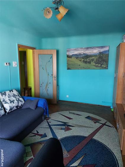Apartament cu 3 camere decomandat în Rovine