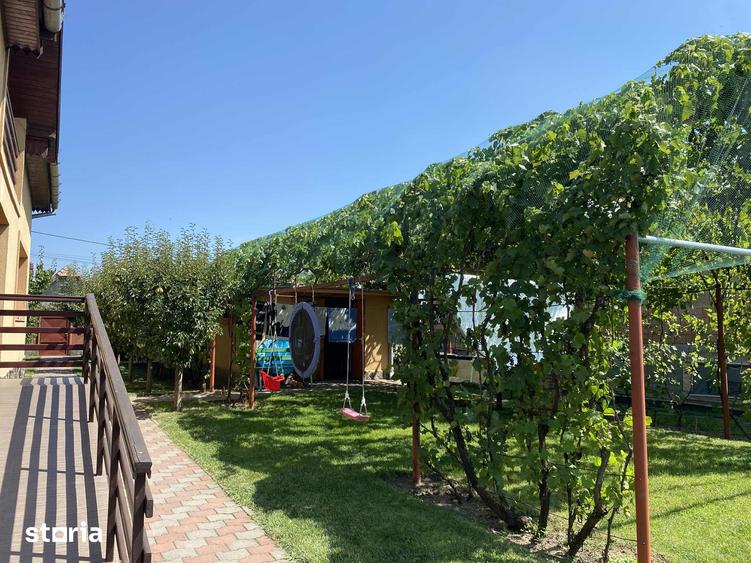 Casă cu 5 camere cu Teren 1000 Mp în Central