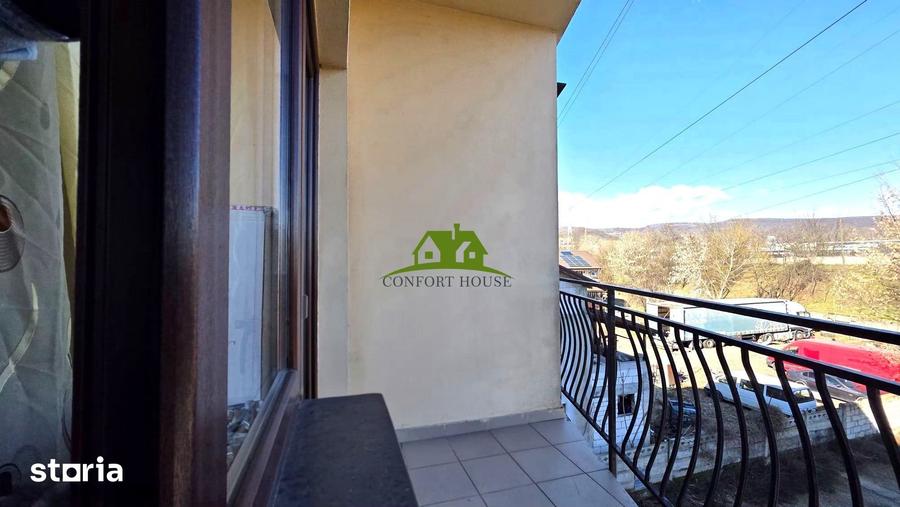 Apartament cu 3 camere decomandat în Republicii