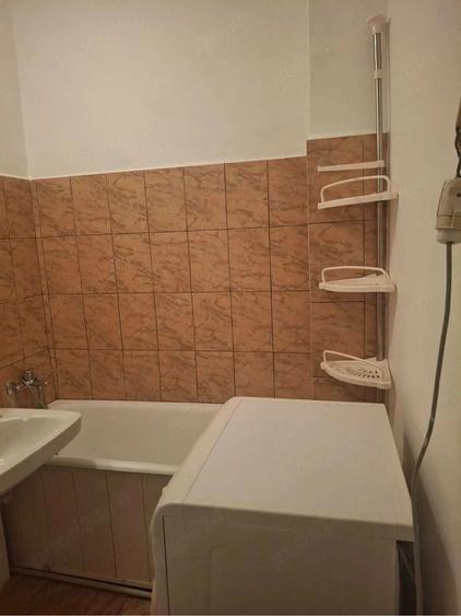 Garsonieră decomandată în Apărătorii Patriei