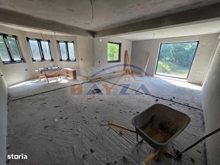 Casă cu 4 camere în Cărbunari