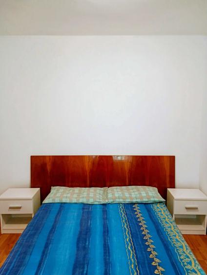 Apartament cu 3 camere semidecomandat în Exterior Vest
