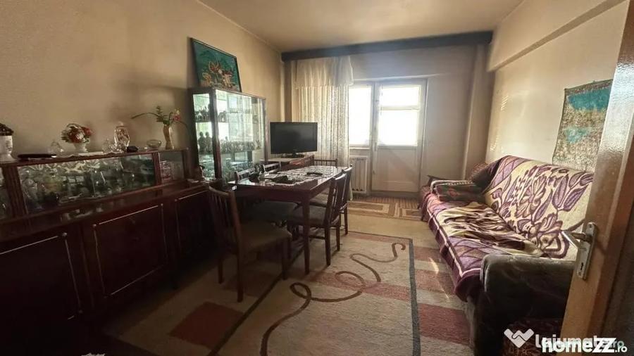Apartament cu 3 camere decomandat în Aviației