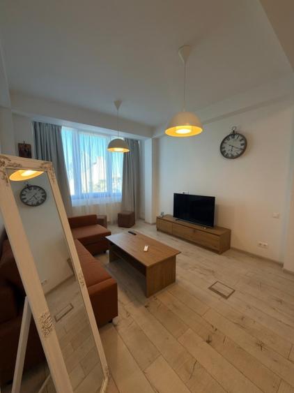 Apartament cu 2 camere semidecomandat, mobilat în Peninsula