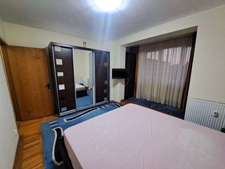 Apartament cu 3 camere semidecomandat, mobilat în Iancului