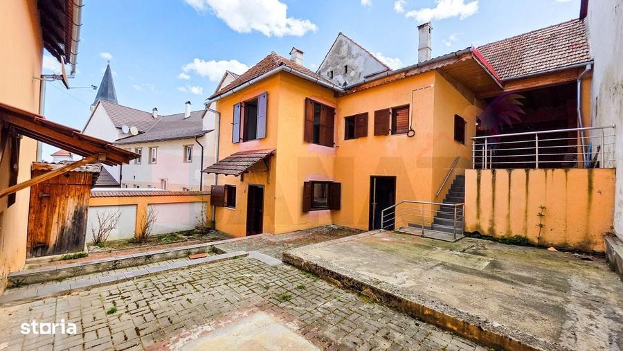Casă cu 3 camere cu Teren 443 Mp în Poiana Sibiului