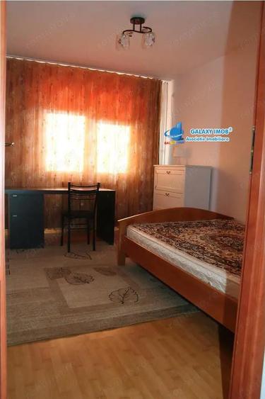Apartament cu 3 camere semidecomandat în Drumul Taberei