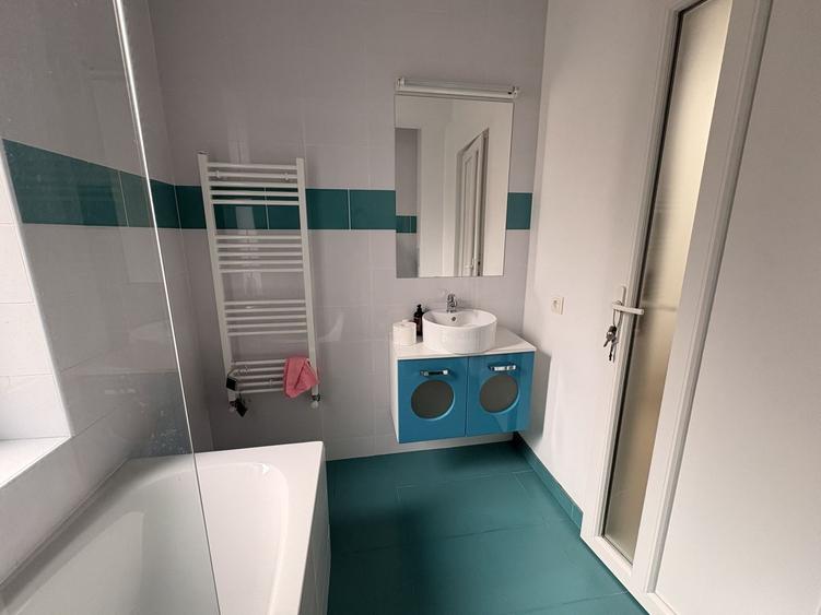 Duplex cu 4 camere cu Canalizare în Europa