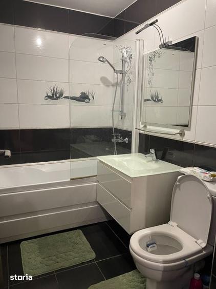 Apartament cu 3 camere decomandat în Dobrețu