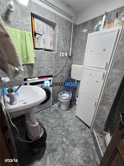 Casă cu 8 camere cu Teren 3000 Mp în Beclean