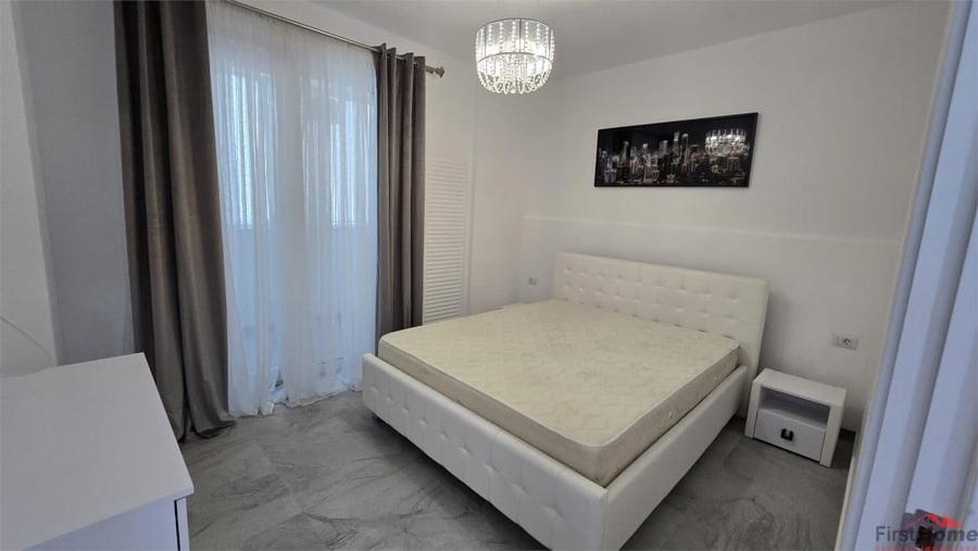Apartament cu 3 camere decomandat în Sud