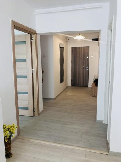 Apartament cu 3 camere decomandat, mobilat în Capitol