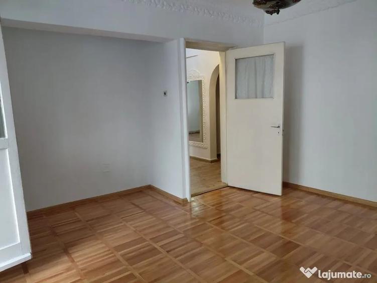Apartament cu 2 camere decomandat în Port