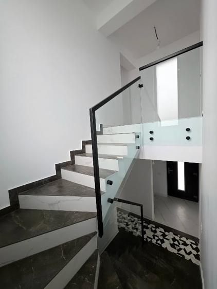 Duplex cu 5 camere cu Canalizare în Corbeanca
