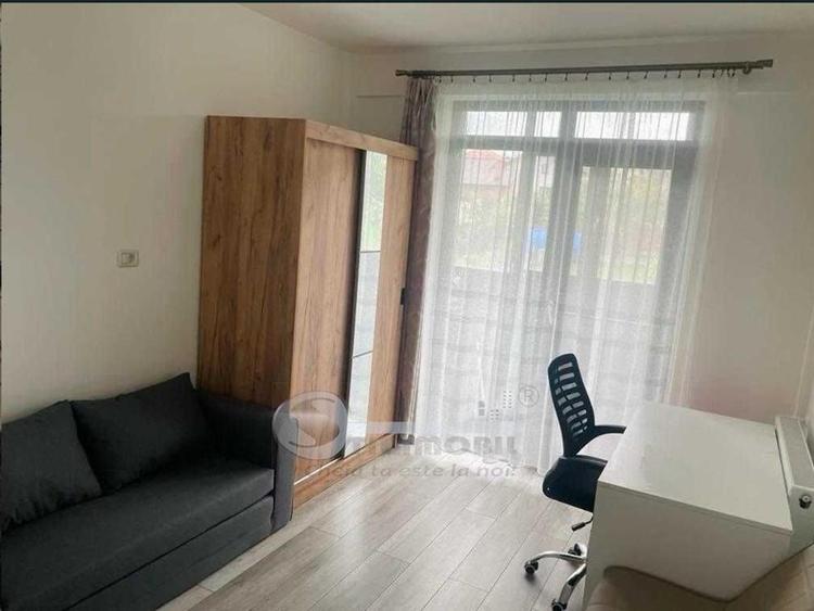 Apartament cu 3 camere decomandat în Aeroport