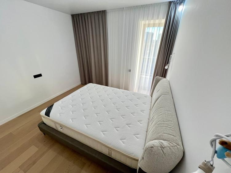 Apartament cu 3 camere decomandat în Aviației