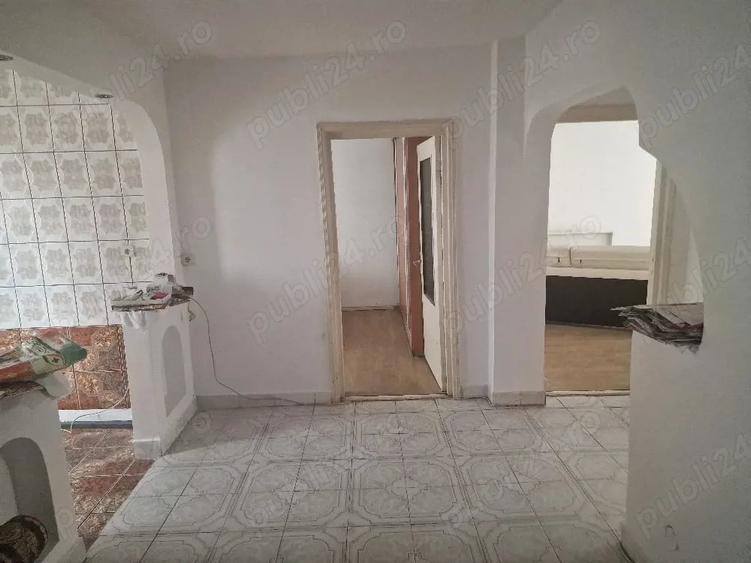 Apartament cu 3 camere decomandat în Precista