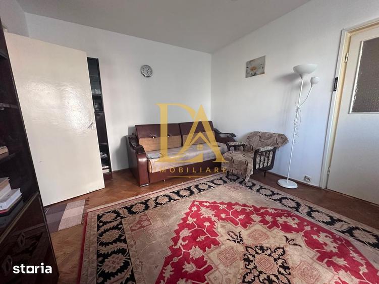 Apartament cu 2 camere semidecomandat în Dămăroaia