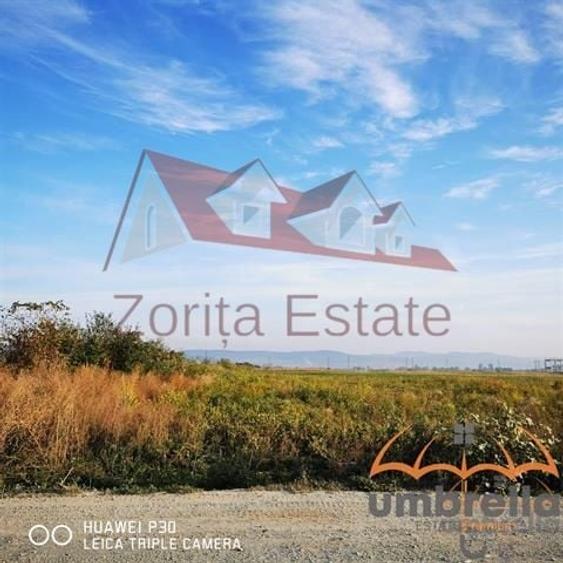 Teren agricol intravilan de 23600 mp, în Nord-Vest