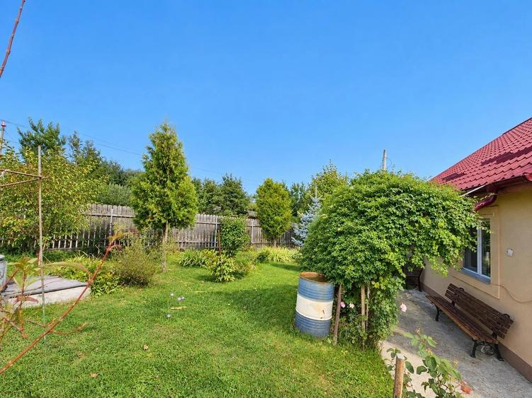 Casă individuală cu 4 camere cu Teren 1000 Mp în Central