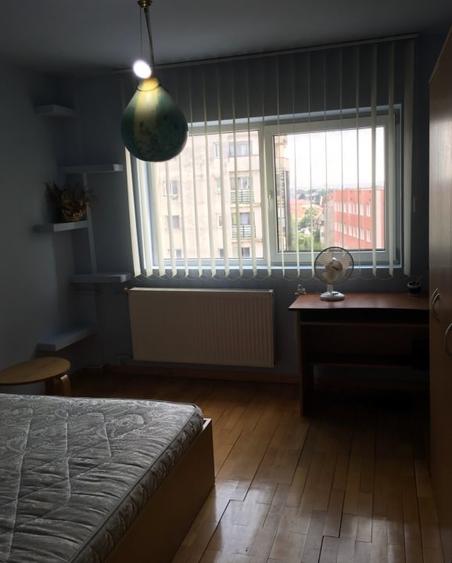 Apartament cu 3 camere decomandat în Telegrafului