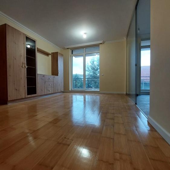 Apartament cu 2 camere semidecomandat, mobilat în Borhanci