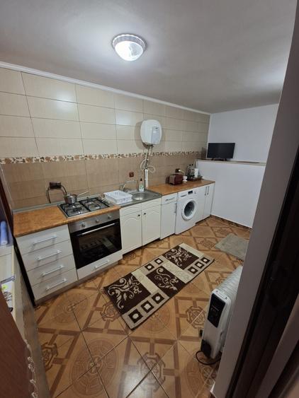 Casă cu 2 camere decomandat cu Teren 70 Mp în Casa de Cultură