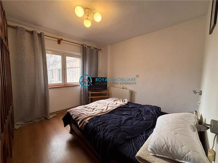 Apartament cu 4 camere decomandat, mobilat în Mărășești