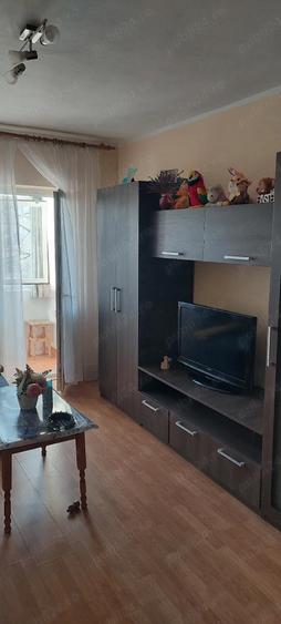 Apartament cu 2 camere semidecomandat în Câmpineanca