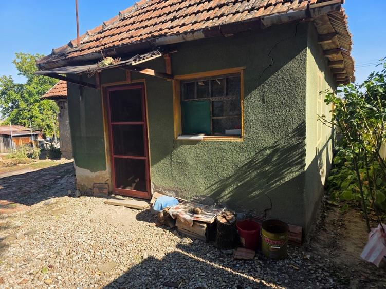 Casă cu 3 camere în Chișirid