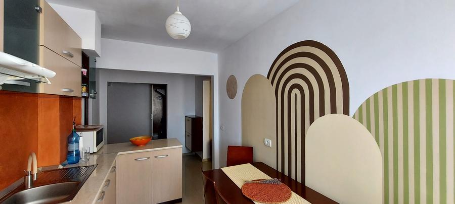 Apartament cu 2 camere decomandat în Boema
