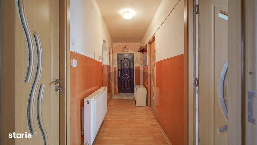 Apartament cu 4 camere în Stupini