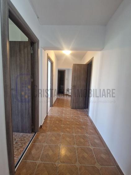 Apartament cu 3 camere decomandat, mobilat în Tineretului