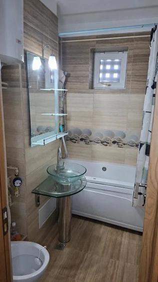 Apartament cu 2 camere decomandat în Trivale