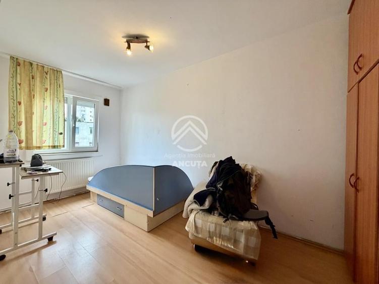 Apartament cu 3 camere semidecomandat în Mănăștur