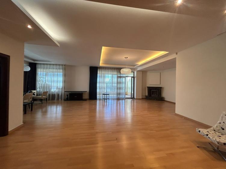 Apartament cu 4 camere decomandat în Floreasca — fotografia 3
