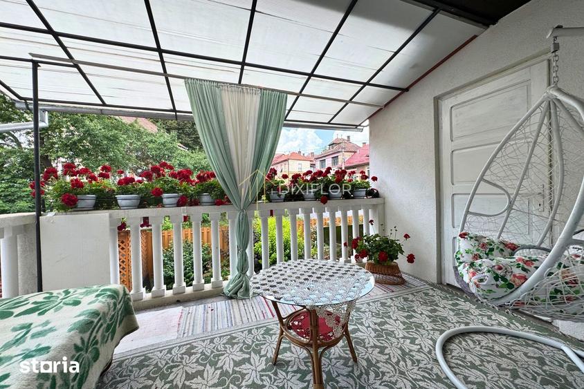 Casă cu 9 camere cu Teren 336 Mp în Central