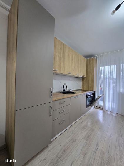 Apartament cu 3 camere decomandat în Dâmbul Rotund