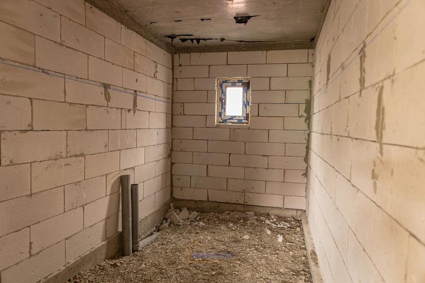 Casă individuală cu 5 camere cu Teren 1440 Mp în Cernu