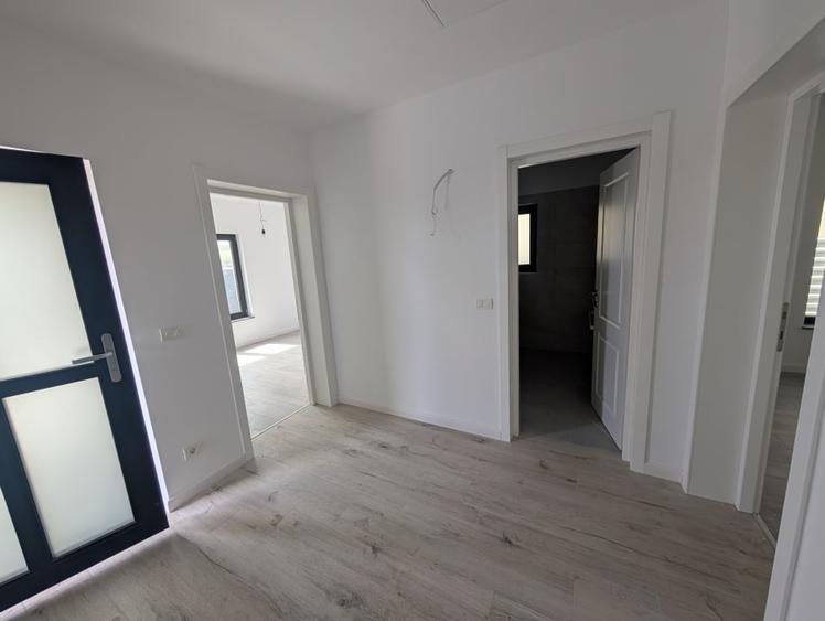 Casă individuală cu 4 camere cu Teren 486 Mp în Nord