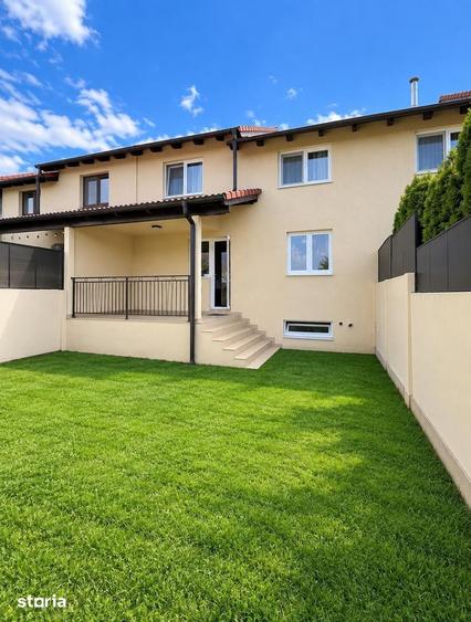 Casă cu Teren 280 Mp în Lipoveni