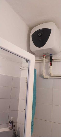 Garsonieră decomandată în Vest