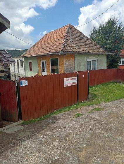 Casă cu Teren 986 Mp în Central
