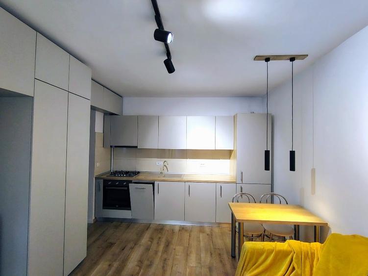 Apartament cu 2 camere semidecomandat, mobilat în Grozăvești