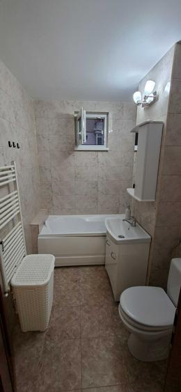 Inchiriez apartament 2 camere str. Petru Rares - 1