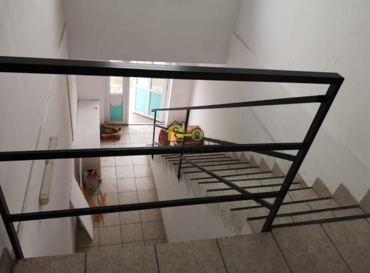 Casă individuală cu 6 camere cu Canalizare în Ultracentral