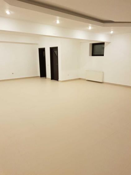 Spațiu comercial, de 75 mp, în Central