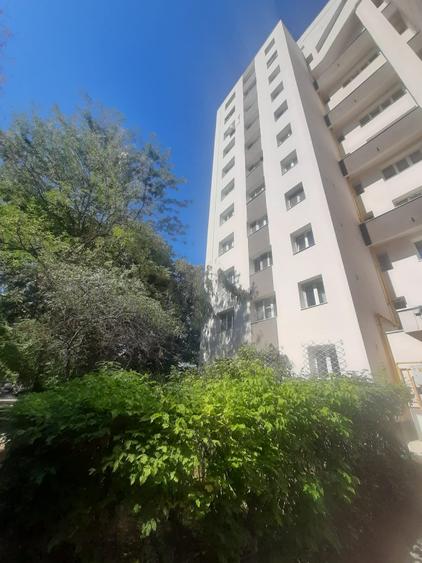 Apartament cu 3 camere circular, mobilat în Drumul Taberei — fotografia 1